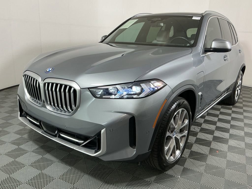 Certified 2025 BMW X5 xDrive50e AWD/4WD image 2