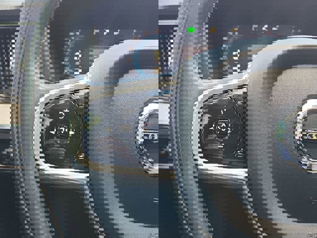 Used 2022 Volvo XC60 B5 Inscription w/ Advanced Package AWD/4WD image 22