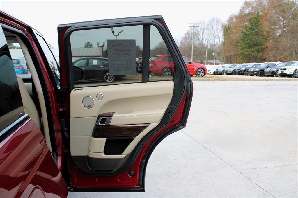 Used 2017 Land Rover Range Rover HSE image 33