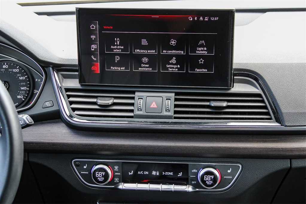 Used 2023 Audi Q5 2.0T Premium w/ Convenience Package image 15