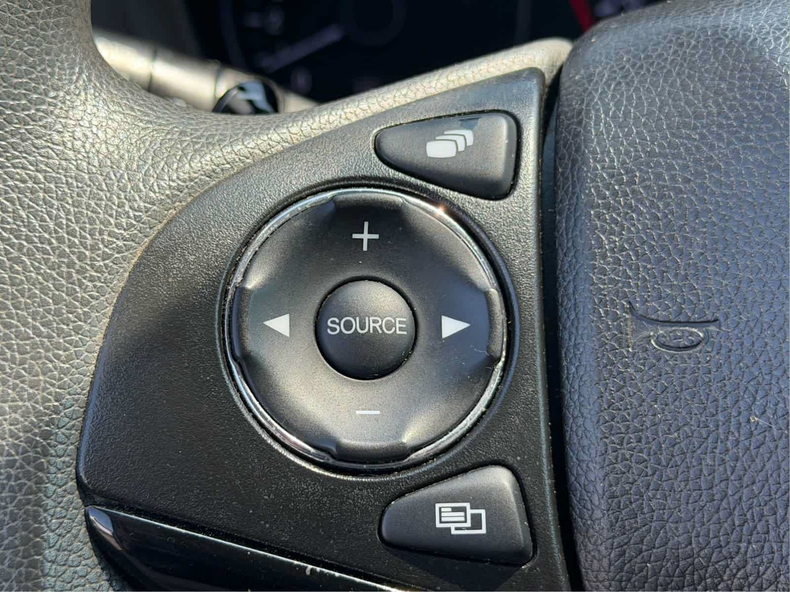 Used 2018 Honda HR-V EX image 12