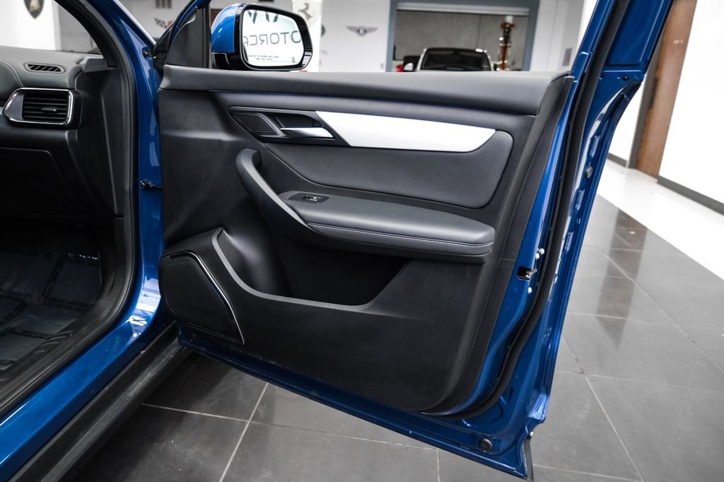 Used 2023 VinFast VF 8 Plus AWD/4WD image 43