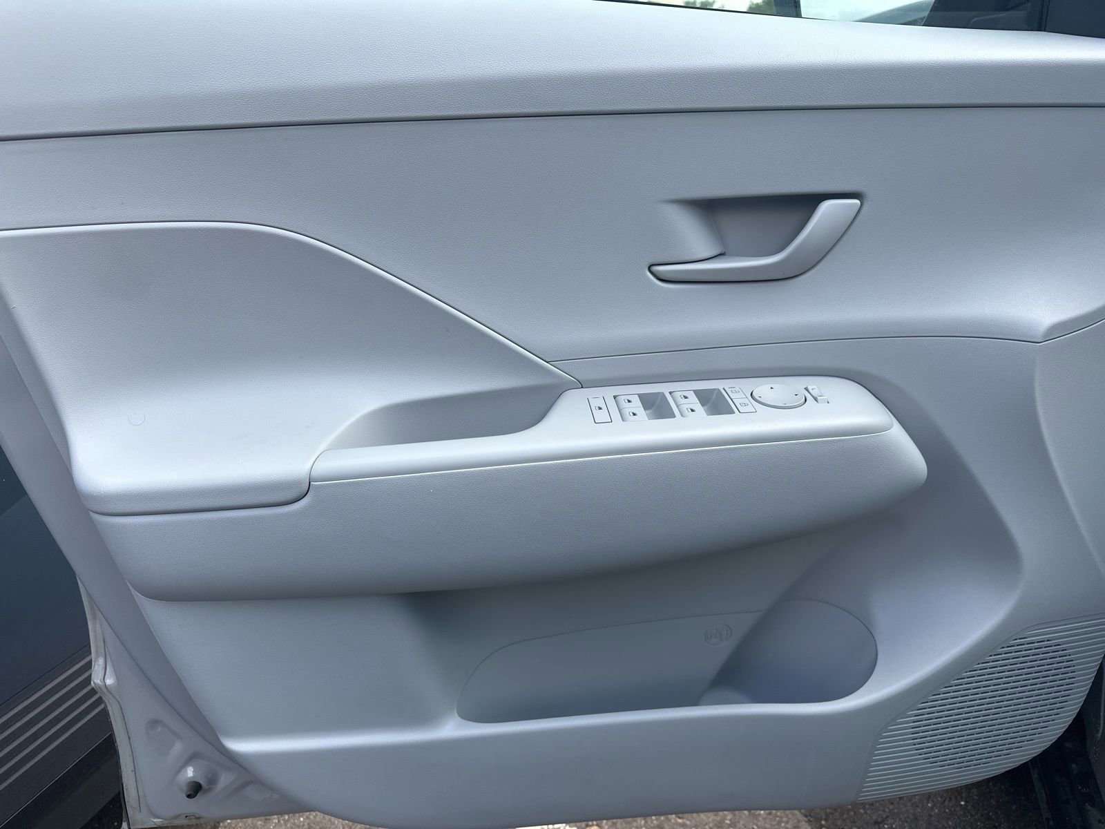 Used 2025 Hyundai Kona SEL image 9