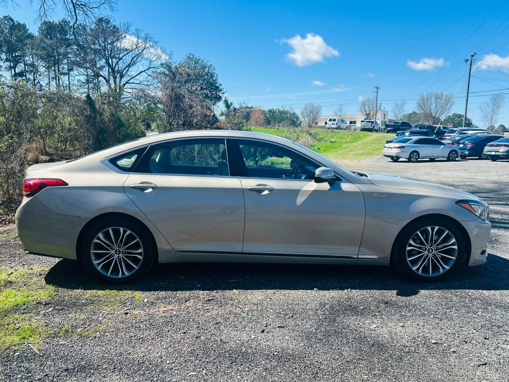 Used 2015 Hyundai Genesis 3.8 image 5