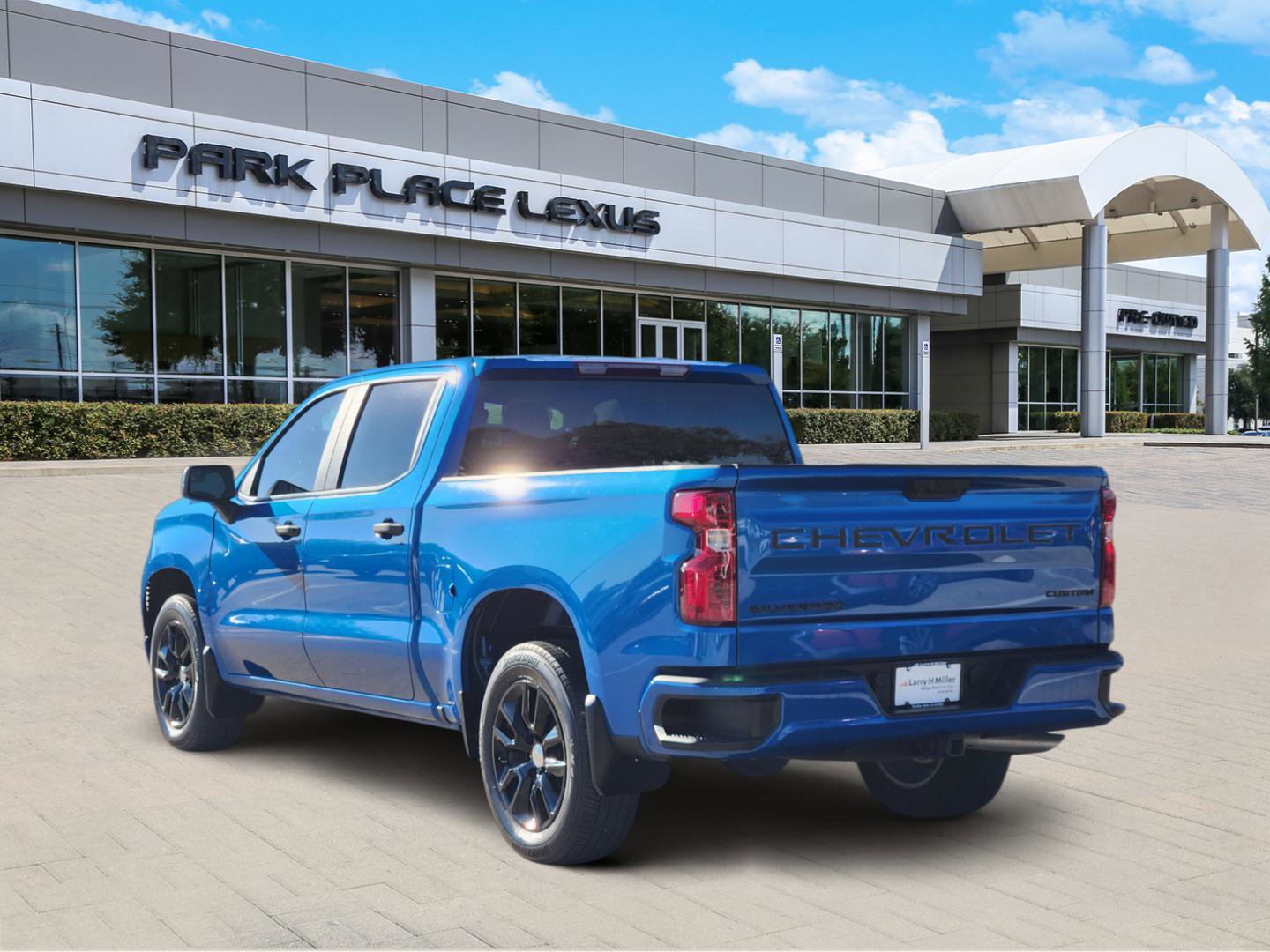 Used 2022 Chevrolet Silverado 1500 Custom w/ LPO, Dark Essentials Package image 4