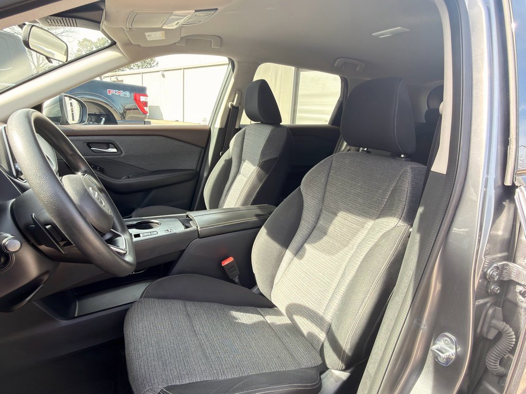 Used 2021 Nissan Rogue SV image 11