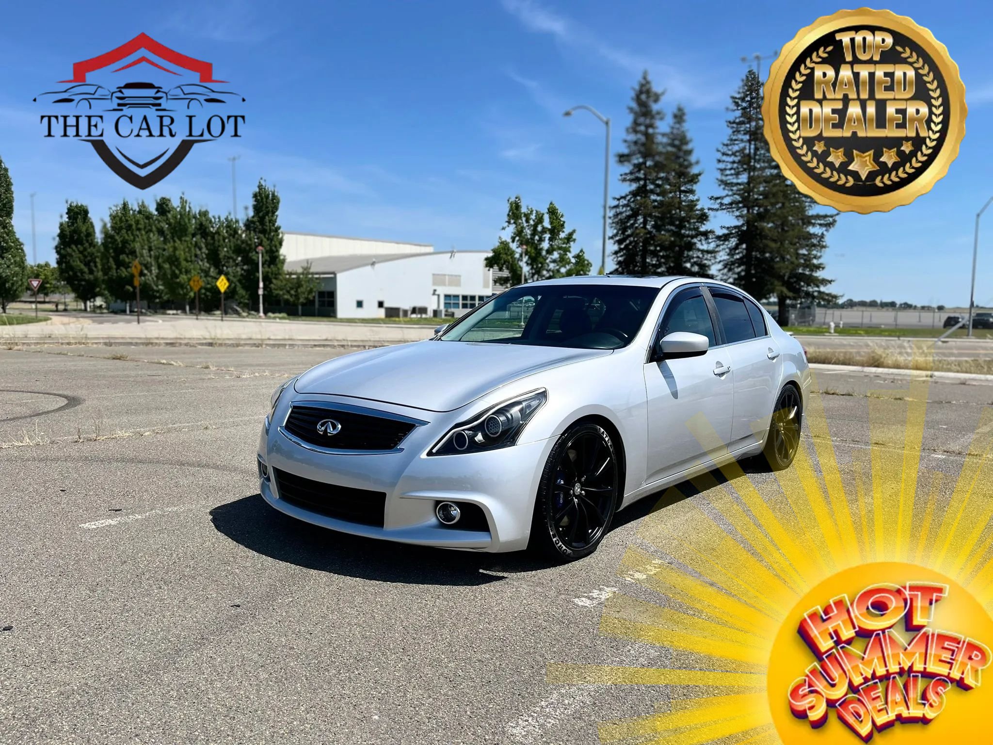 Used 2015 INFINITI Q40 w/ Navigation Package RWD image 1