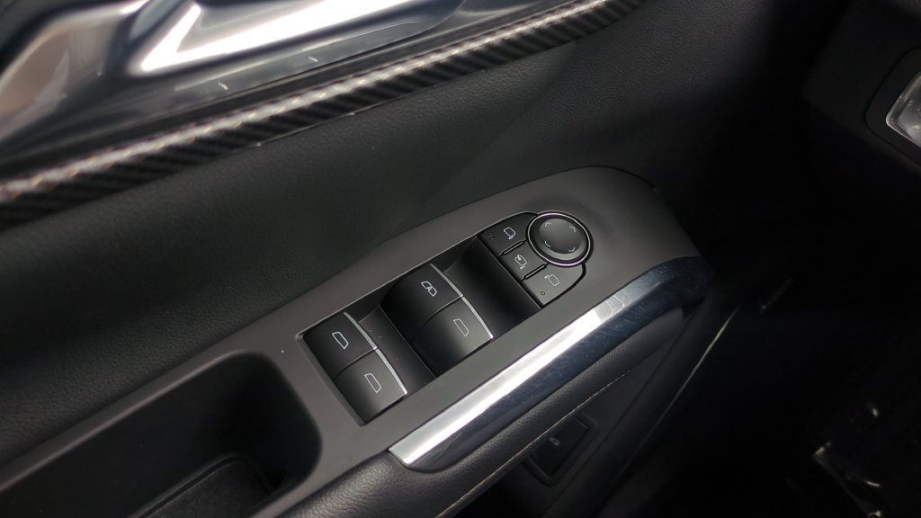 Used 2025 Chevrolet Traverse High Country FWD image 19