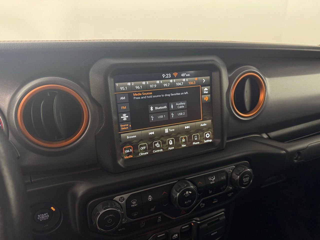 Used 2022 Jeep Gladiator Mojave w/ LED Lighting Group AWD/4WD image 16