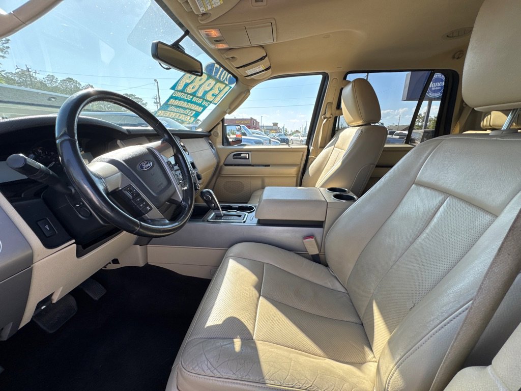 Used 2017 Ford Expedition Limited RWD image 13