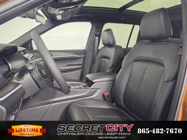 New 2026 Jeep Grand Cherokee Limited w/ Limited Altitude Package AWD/4WD image 10