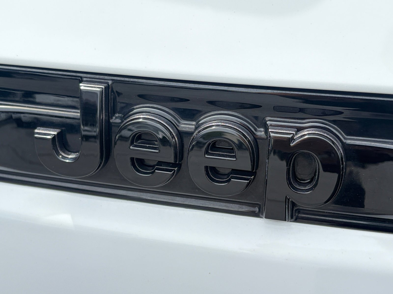 Used 2025 Jeep Grand Cherokee Altitude image 27