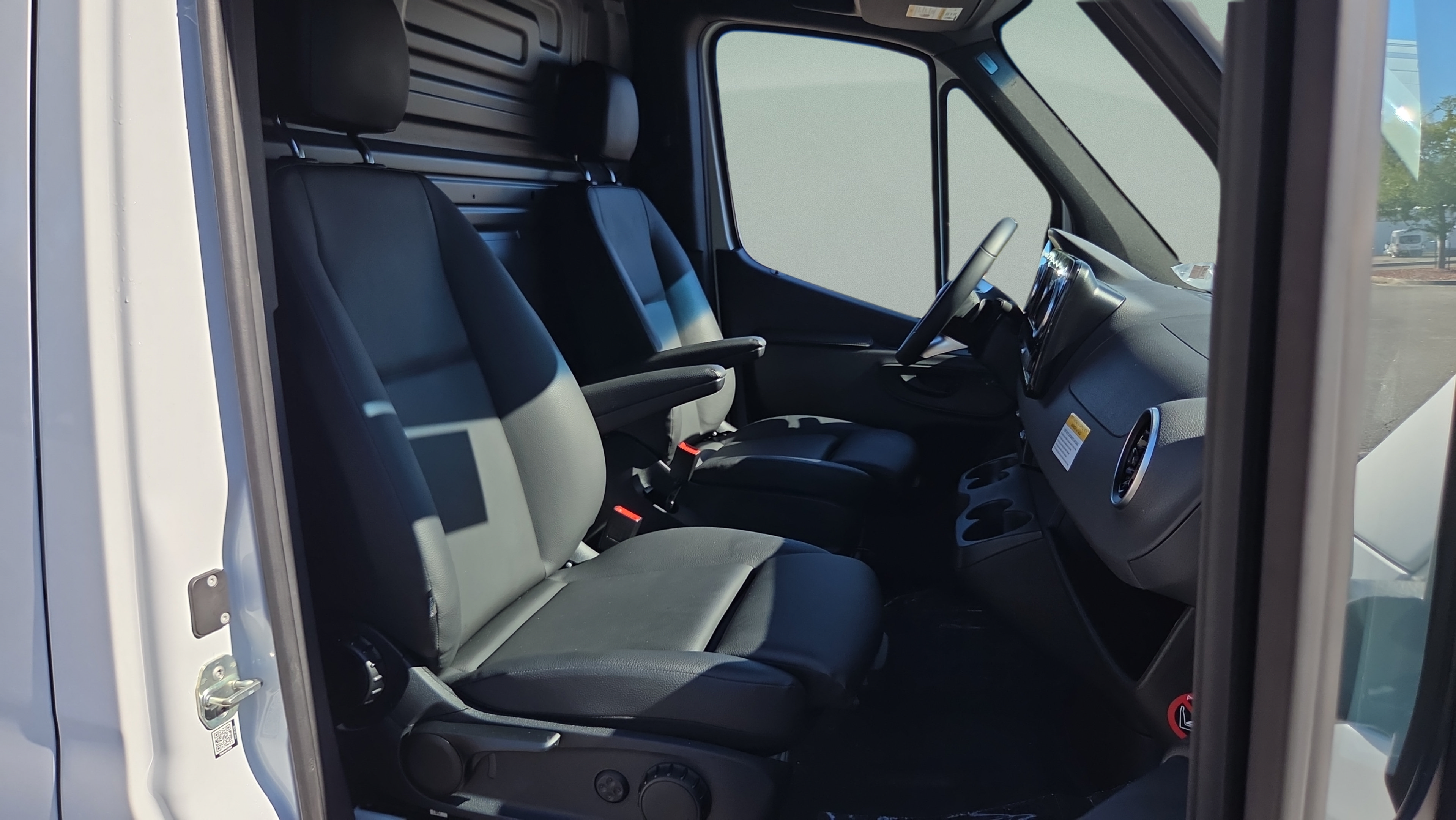 Used 2026 Mercedes-Benz Sprinter 2500 image 15