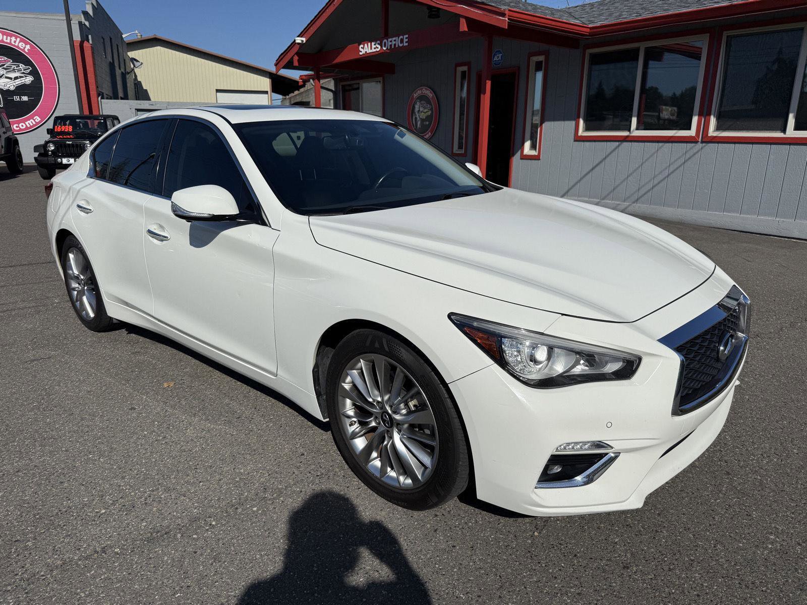 Used 2021 INFINITI Q50 Luxe image 3