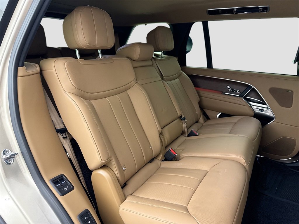 Used 2025 Land Rover Range Rover Long Wheelbase SE image 31