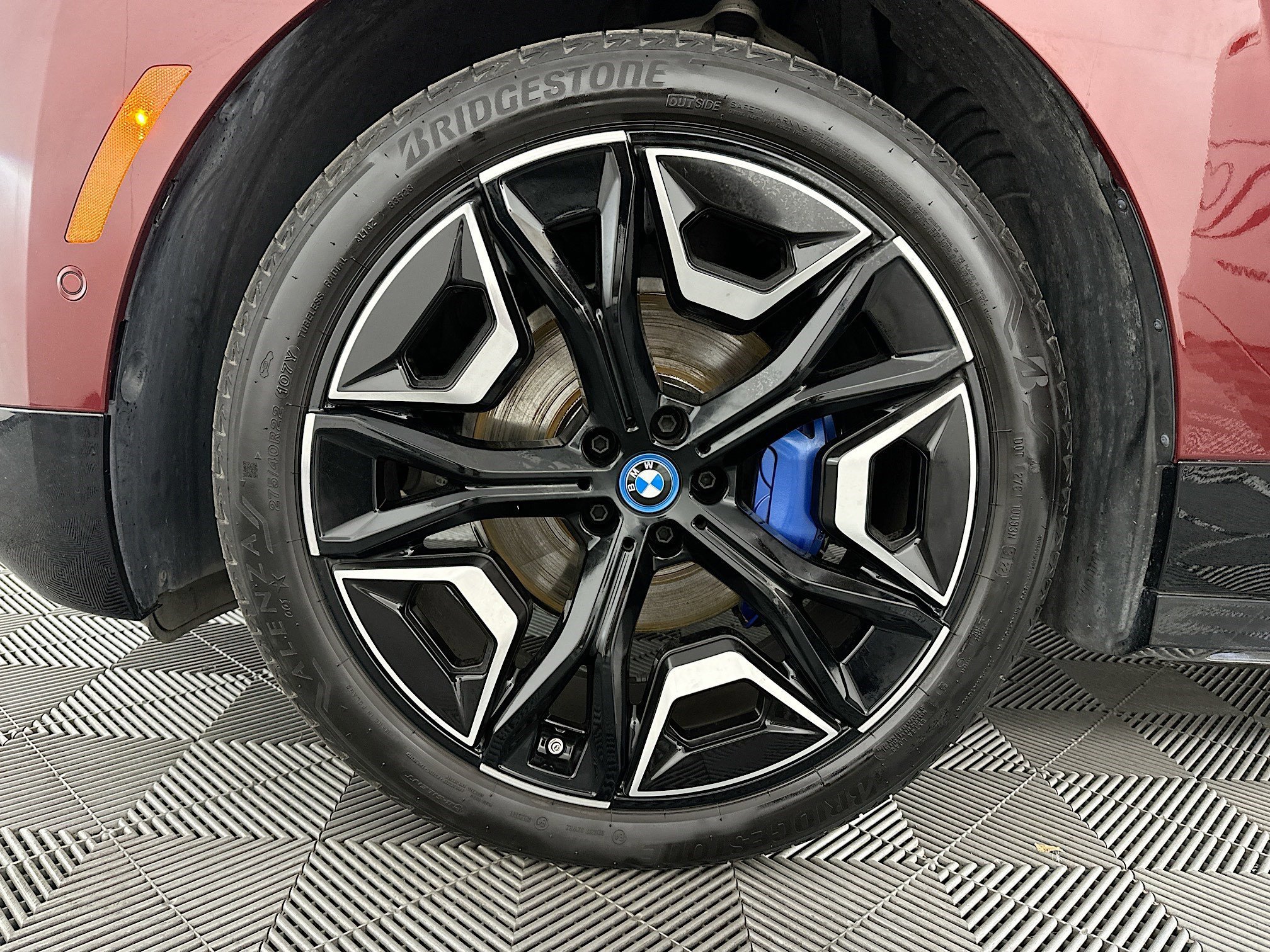 Used 2023 BMW iX xDrive50 w/ Ultimate Package 2 image 34