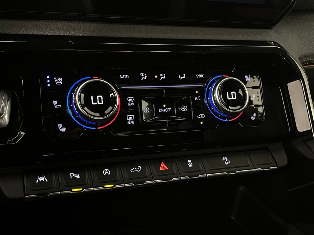 Used 2025 GMC Sierra 1500 AT4 image 14