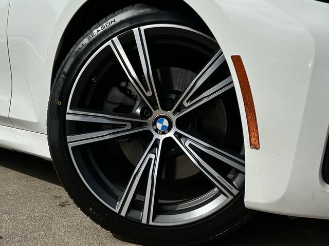 Used 2021 BMW 330i Sedan w/ M Sport Package RWD image 10