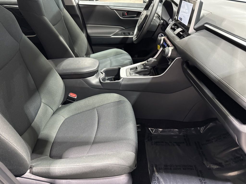 Certified 2025 Toyota RAV4 LE image 18