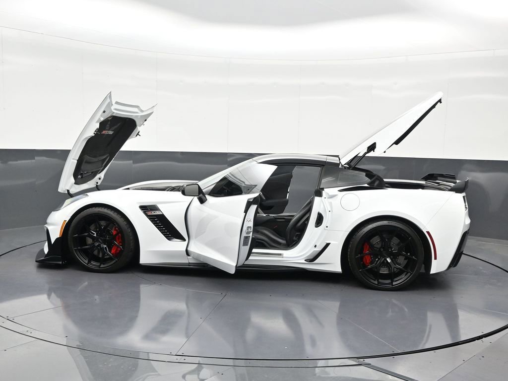 Used 2019 Chevrolet Corvette Z06 image 33