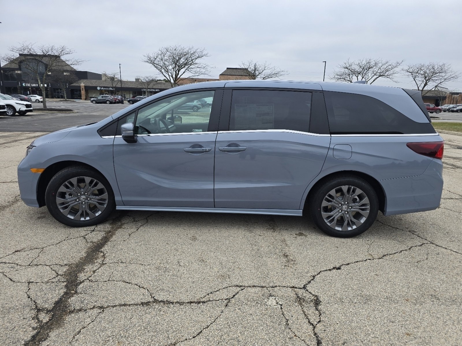 New 2026 Honda Odyssey Touring image 17