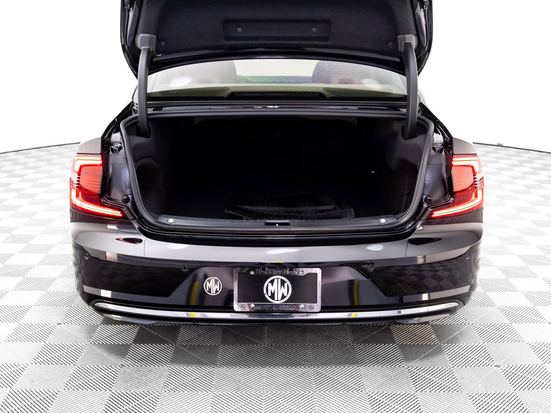 Used 2023 Volvo S90 B6 Ultimate image 33