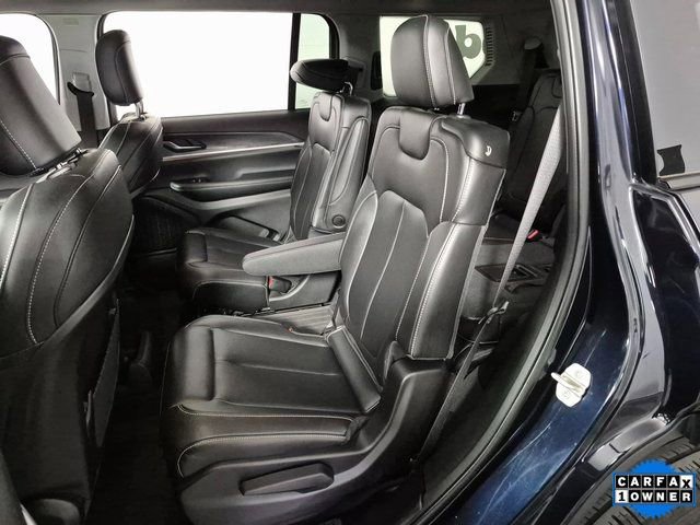 Used 2024 Jeep Grand Cherokee L Limited w/ Black Appearance Package image 23