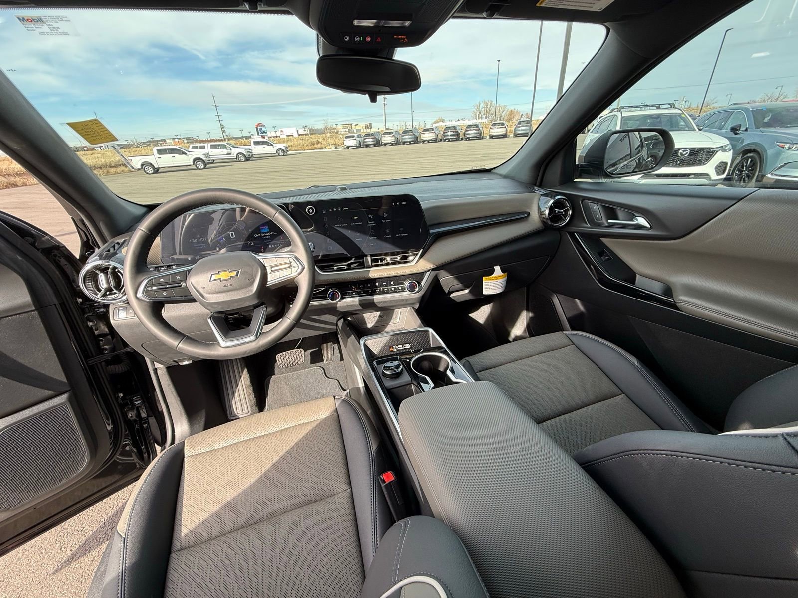 Used 2026 Chevrolet Equinox LT w/ Convenience Package II image 31