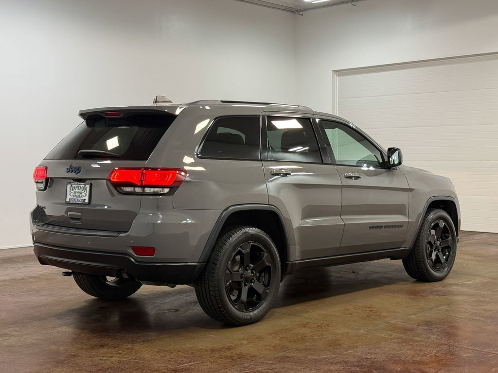 Used 2019 Jeep Grand Cherokee Laredo AWD/4WD image 26