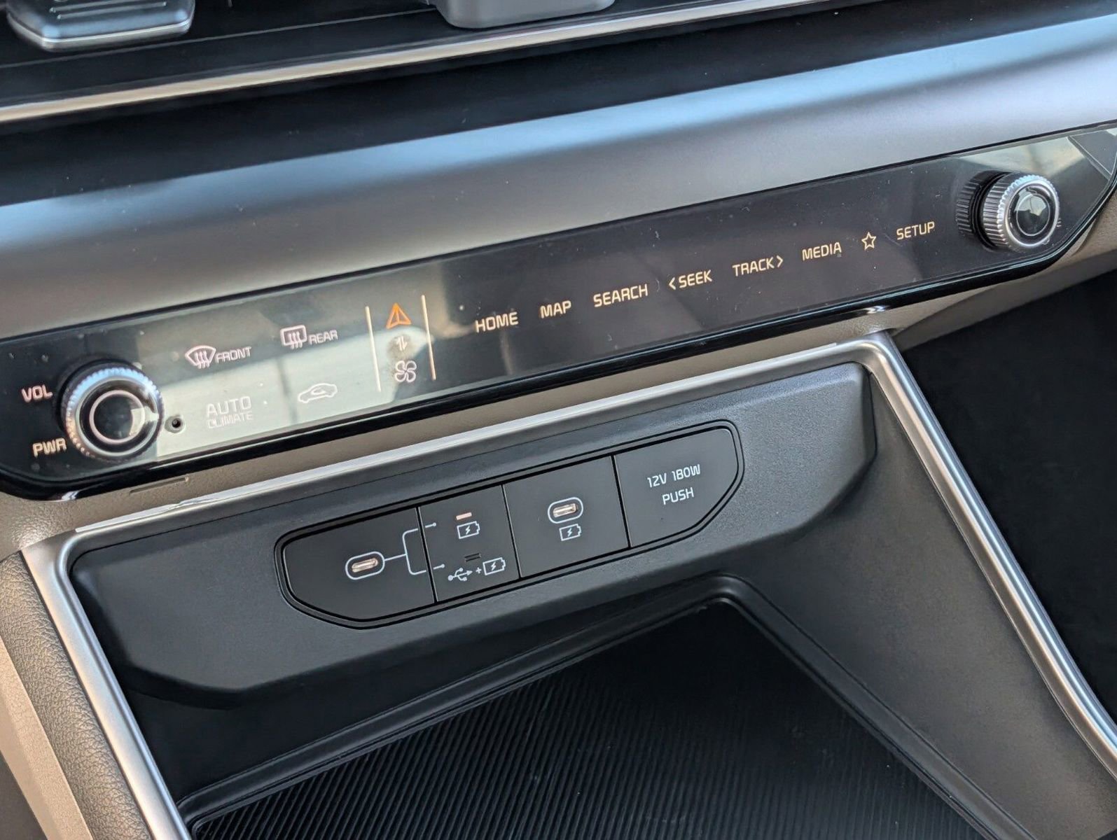 Used 2026 Kia Carnival image 7