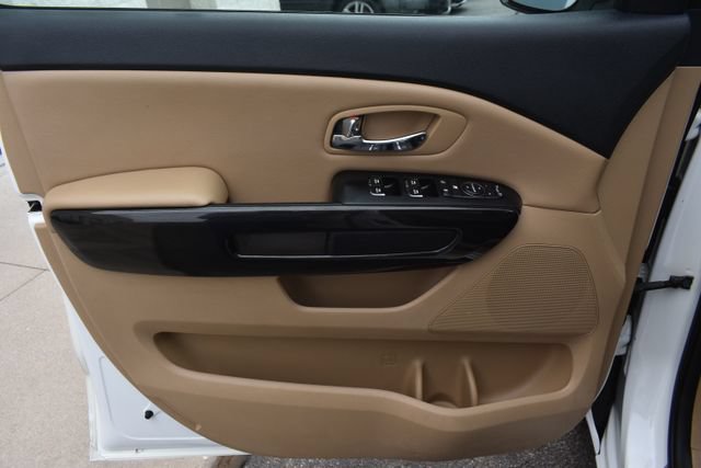 Used 2017 Kia Sedona EX FWD image 19