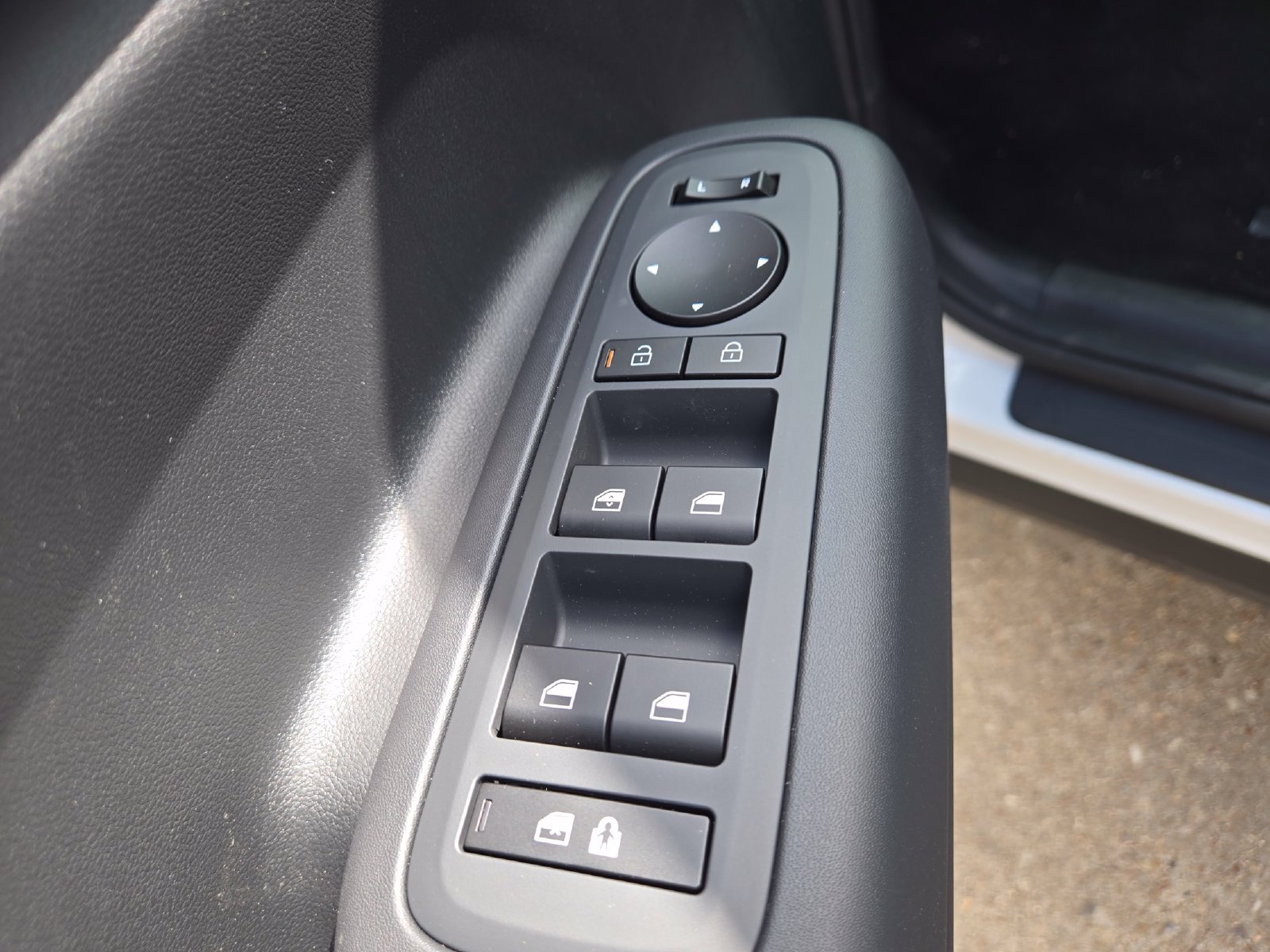 Certified 2026 Hyundai Santa Fe SE FWD image 22