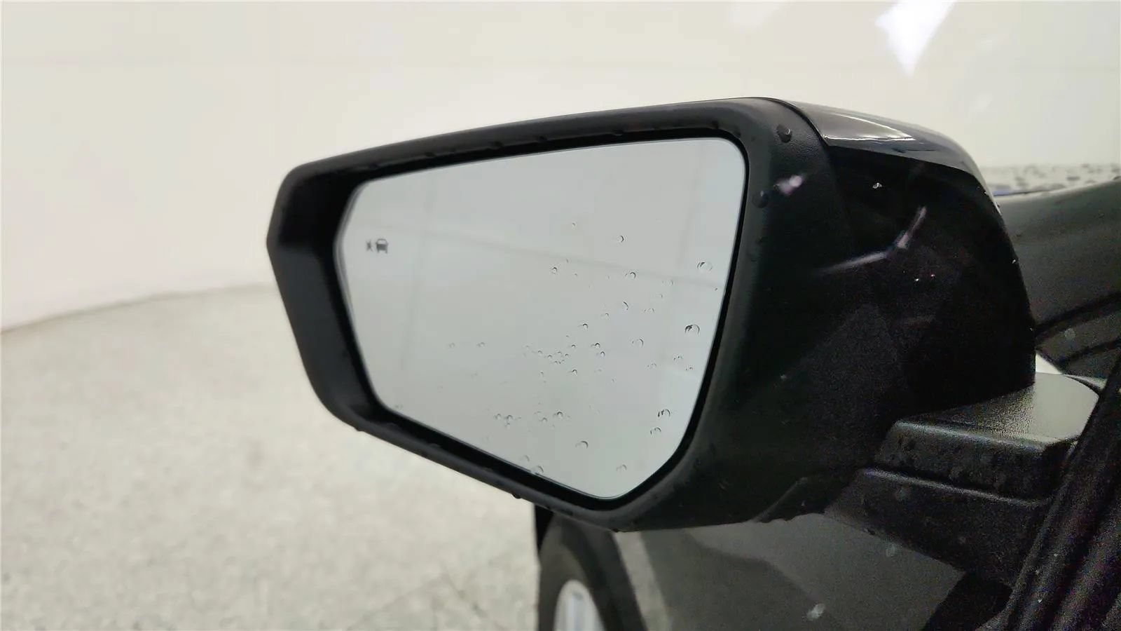 Used 2023 Chevrolet Equinox LT FWD image 24