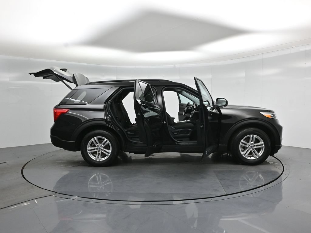 Certified 2023 Ford Explorer XLT RWD image 5