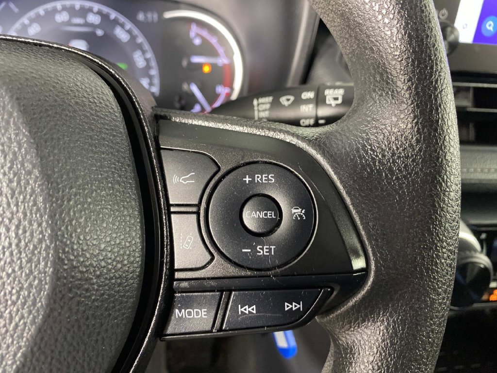 Used 2024 Toyota RAV4 LE AWD/4WD image 15