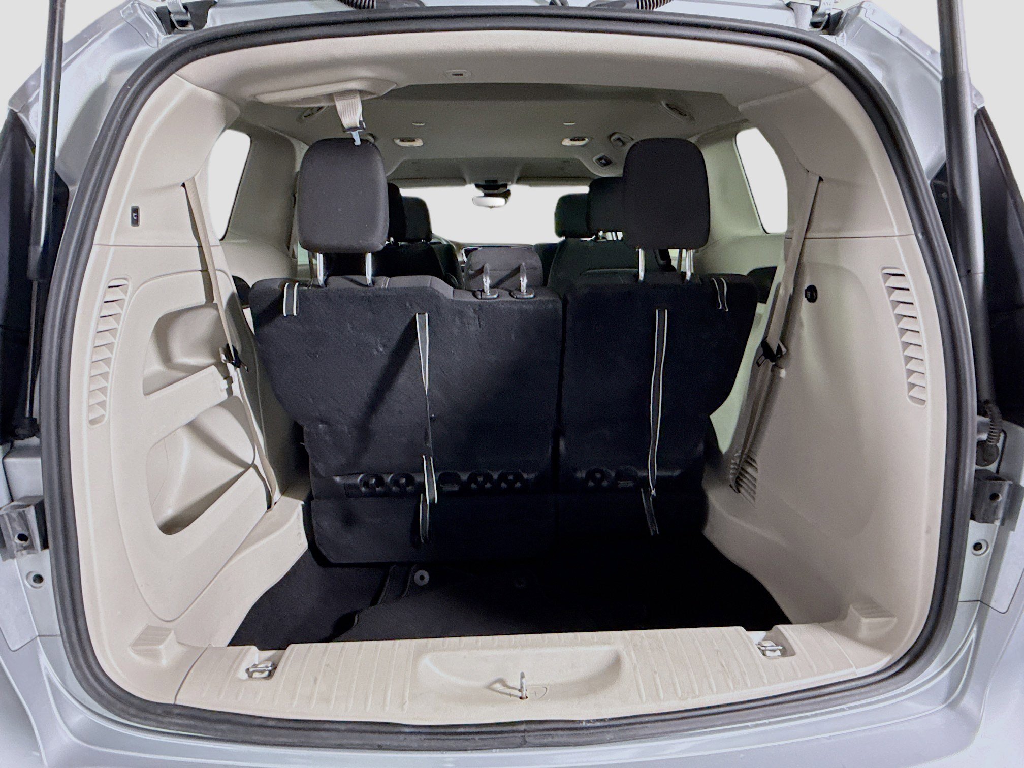 Used 2023 Chrysler Voyager LX FWD image 33