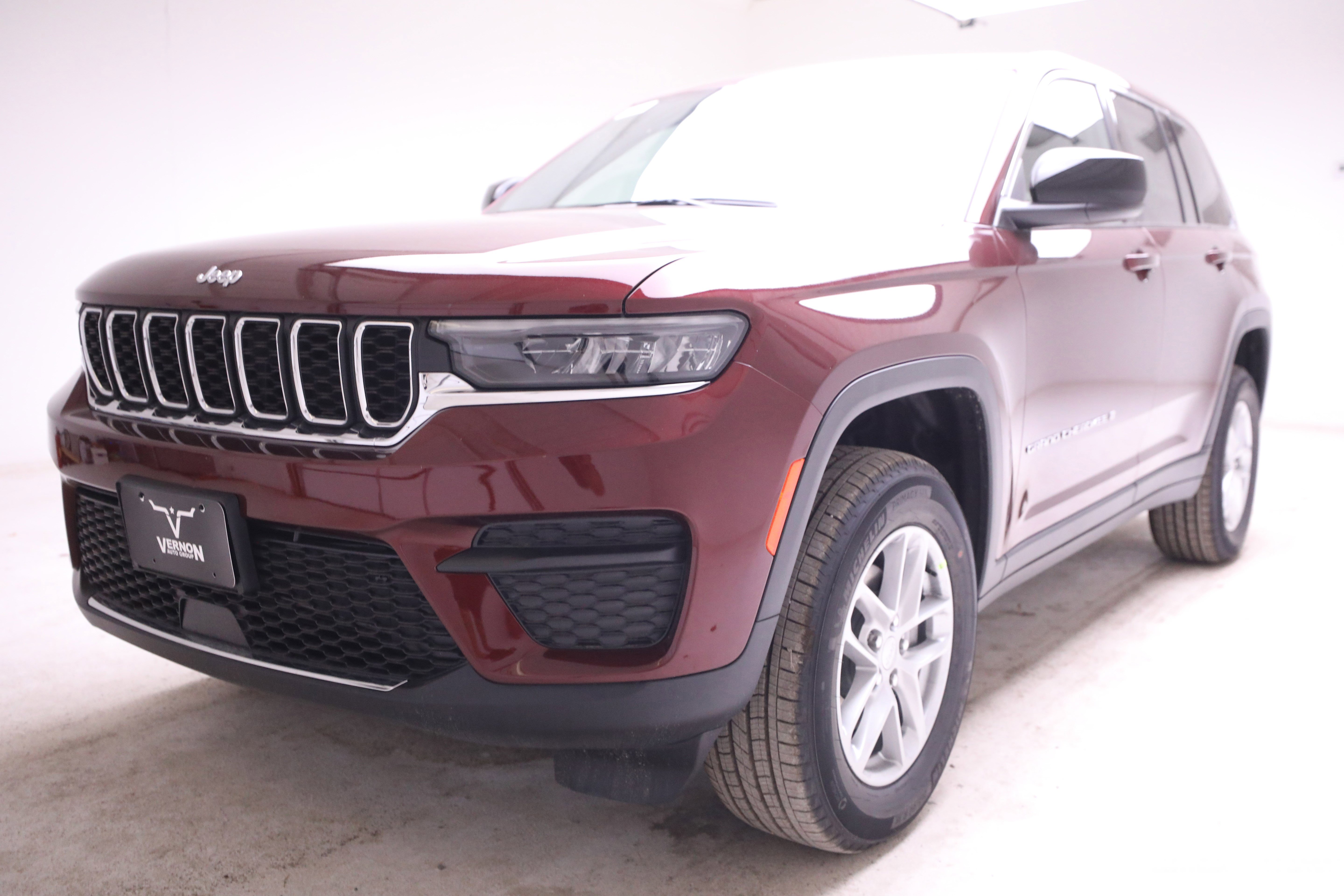 New 2025 Jeep Grand Cherokee Laredo X image 1