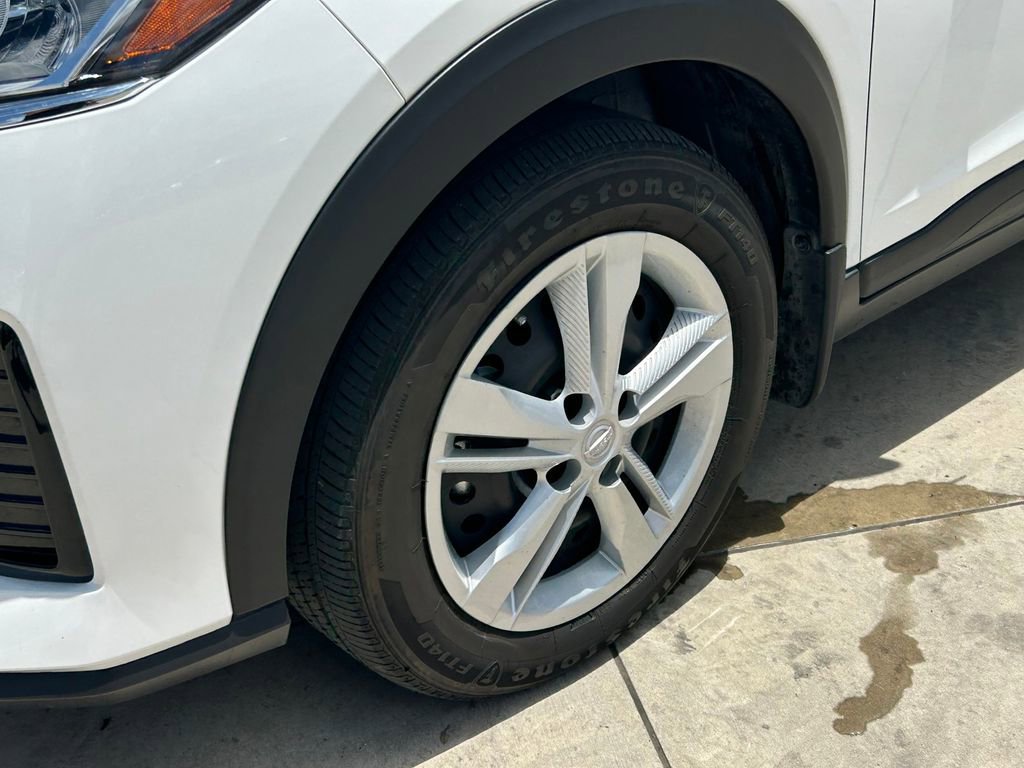Used 2023 Nissan Kicks S FWD image 9