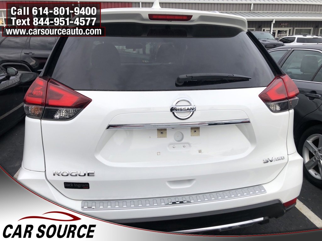 Used 2018 Nissan Rogue SV w/ Premium Package image 6