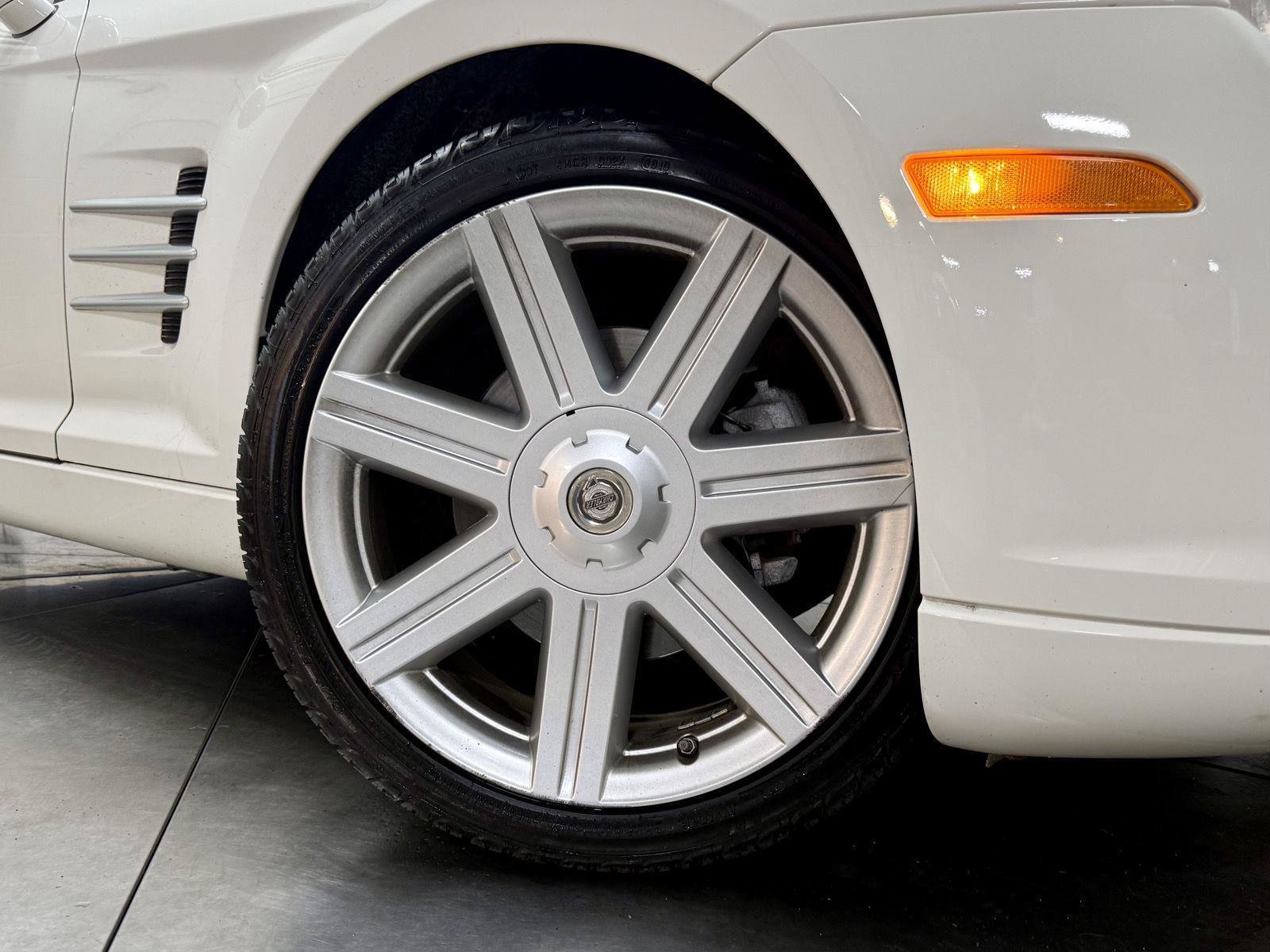 Used 2005 Chrysler Crossfire Limited RWD image 10