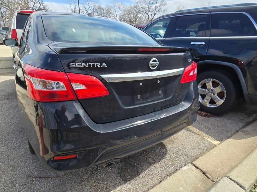 Used 2019 Nissan Sentra SR image 3