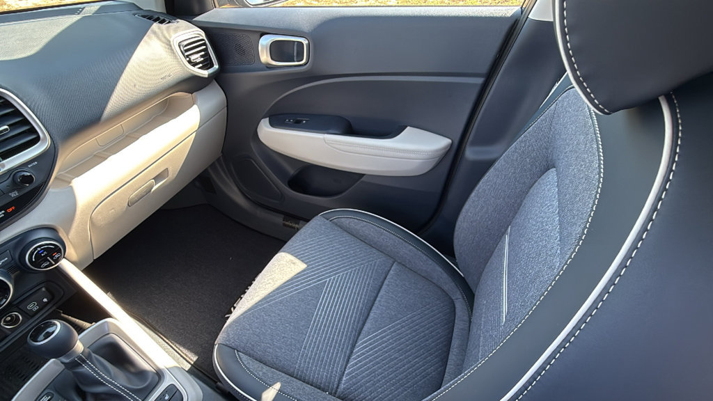 New 2026 Hyundai Venue SEL FWD image 13