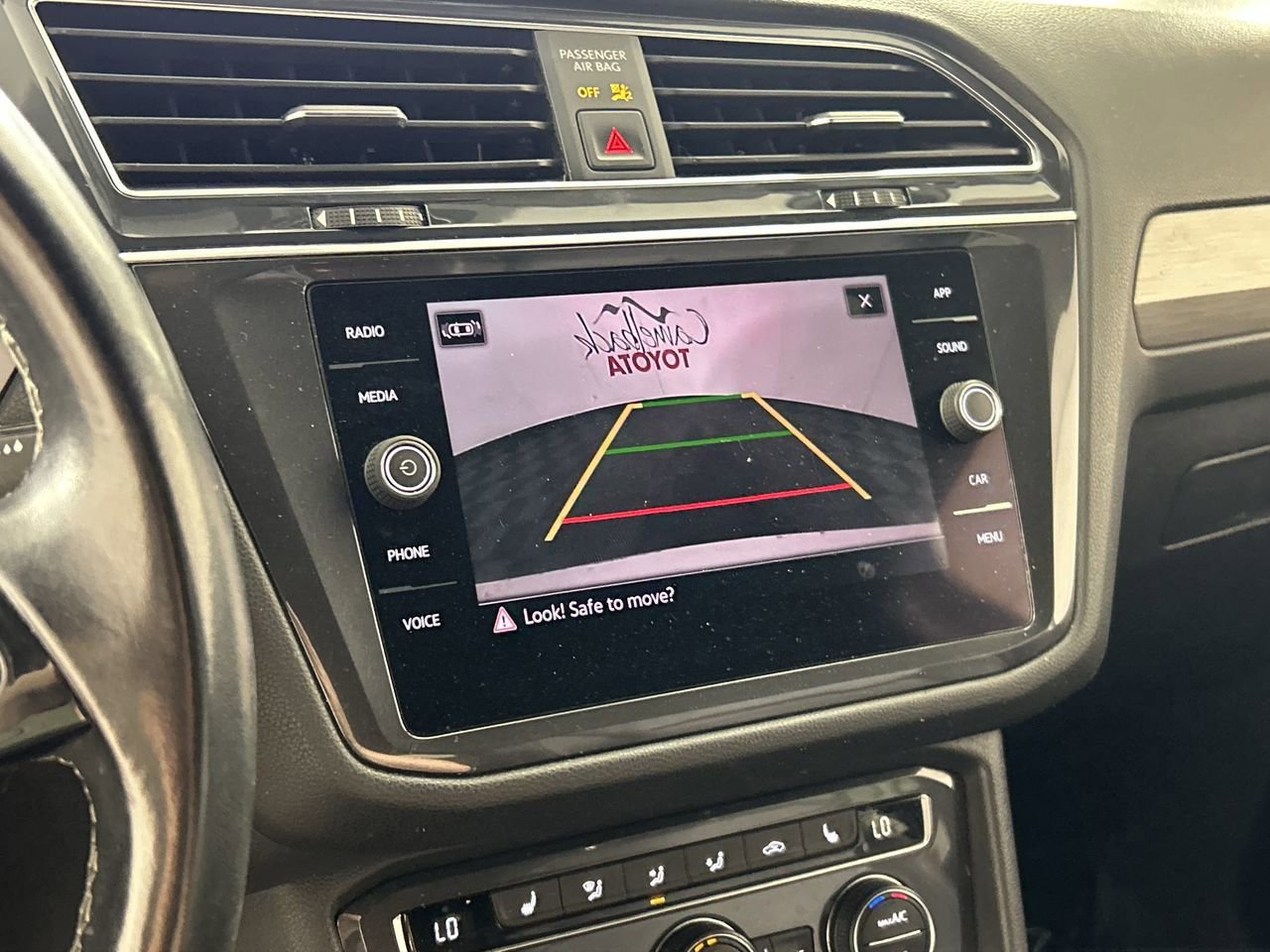 Used 2021 Volkswagen Tiguan SE R-Line image 18