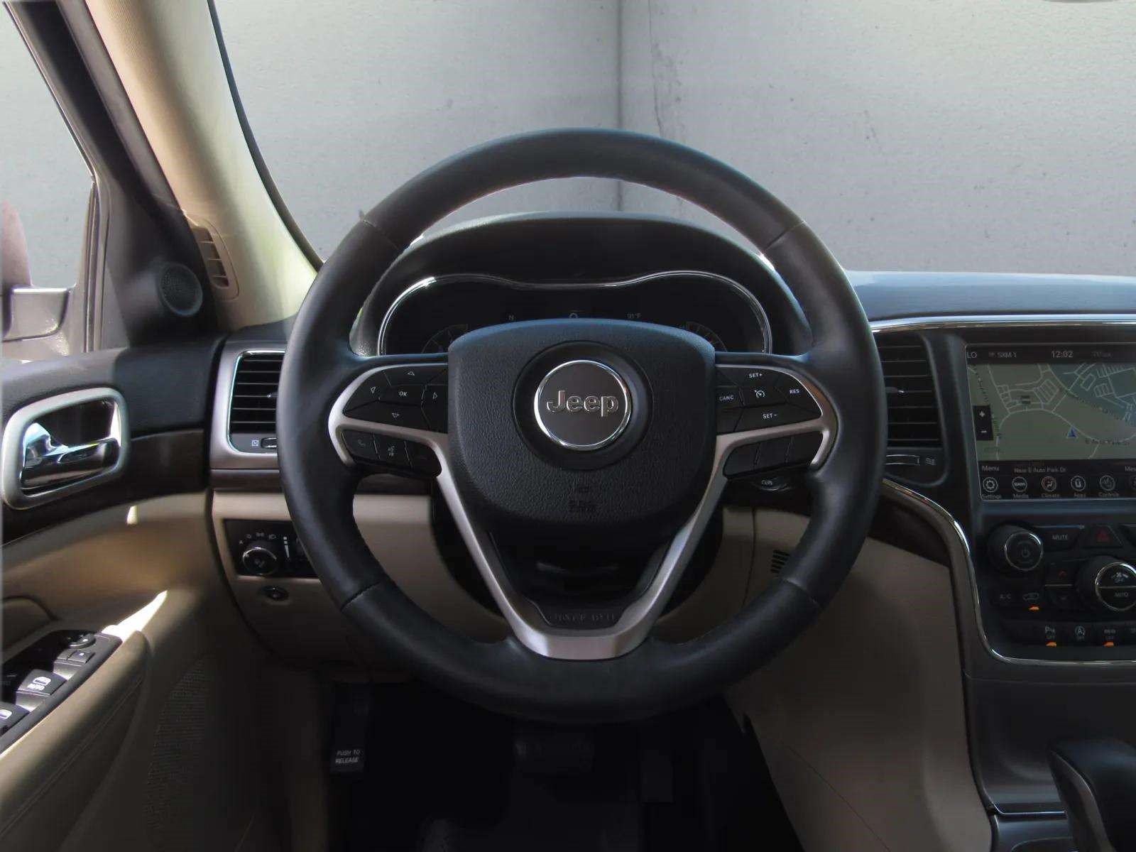 Used 2018 Jeep Grand Cherokee Laredo RWD image 23