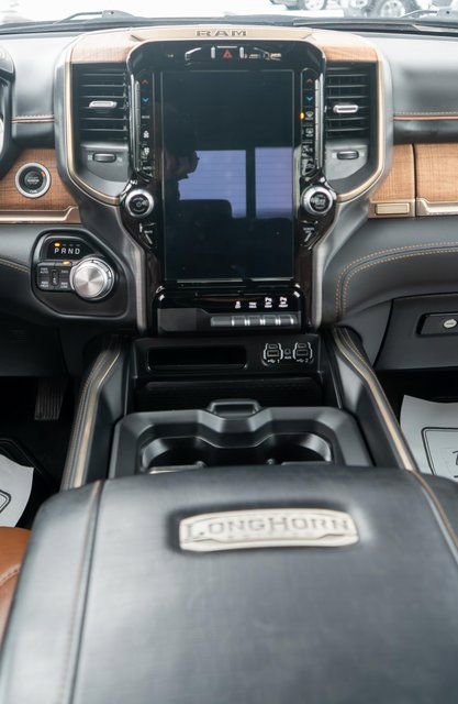 Used 2022 RAM 1500 Limited w/ Body-Colour Bumper Group image 15