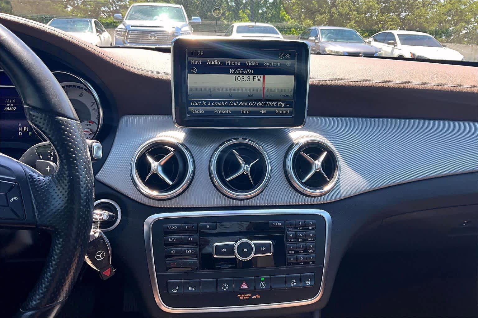 Used 2015 Mercedes-Benz GLA 250 4MATIC image 7