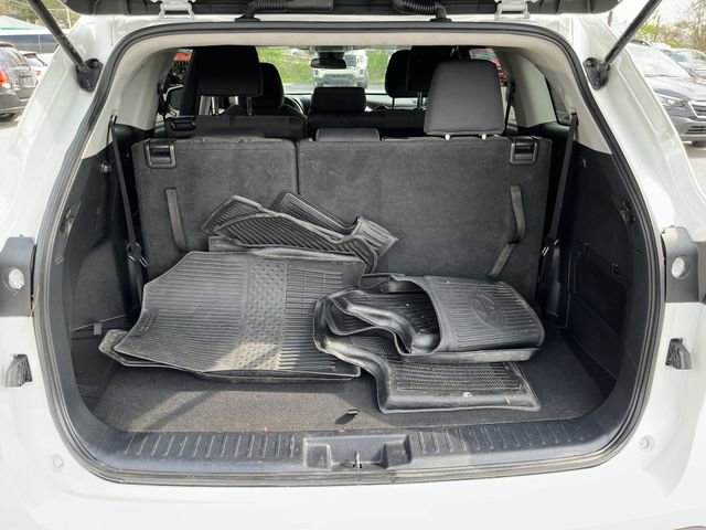 Used 2021 Toyota Highlander L FWD image 22