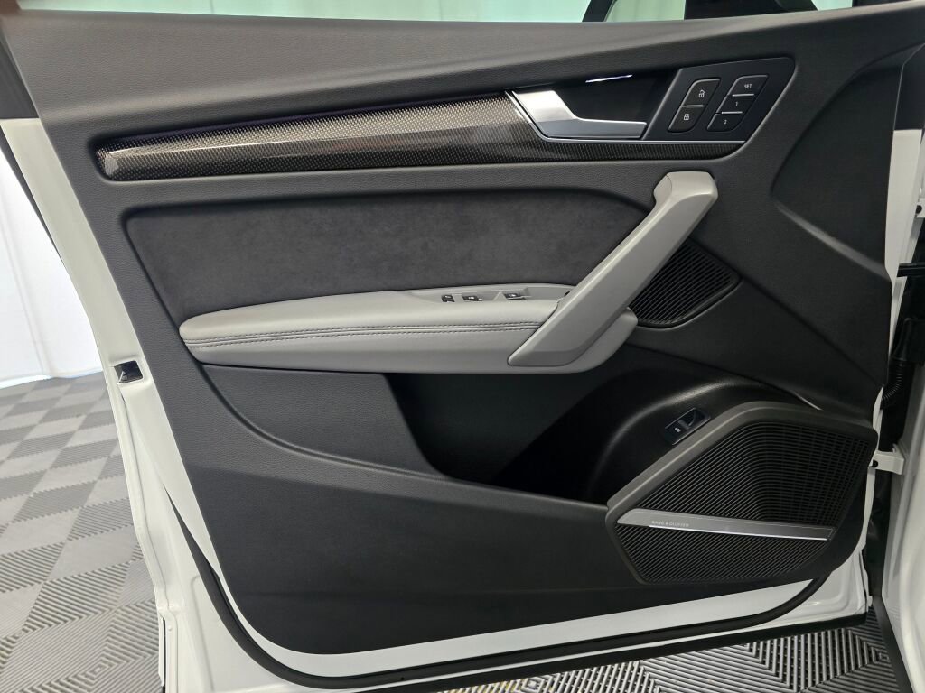 Used 2025 Audi SQ5 Premium Plus w/ Premium Plus Package image 35