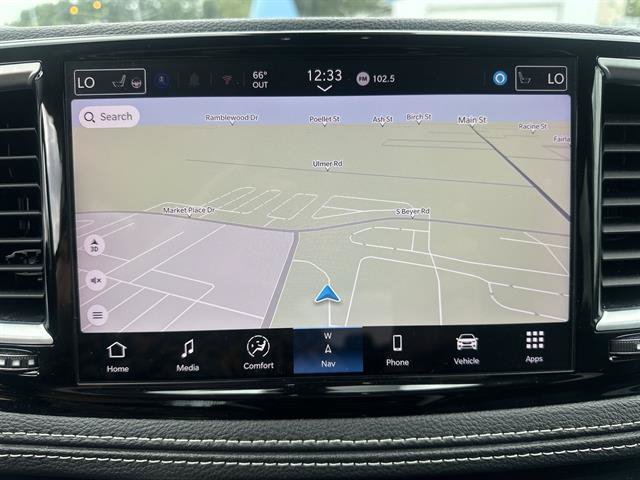 Used 2024 Chrysler Pacifica Limited FWD image 19
