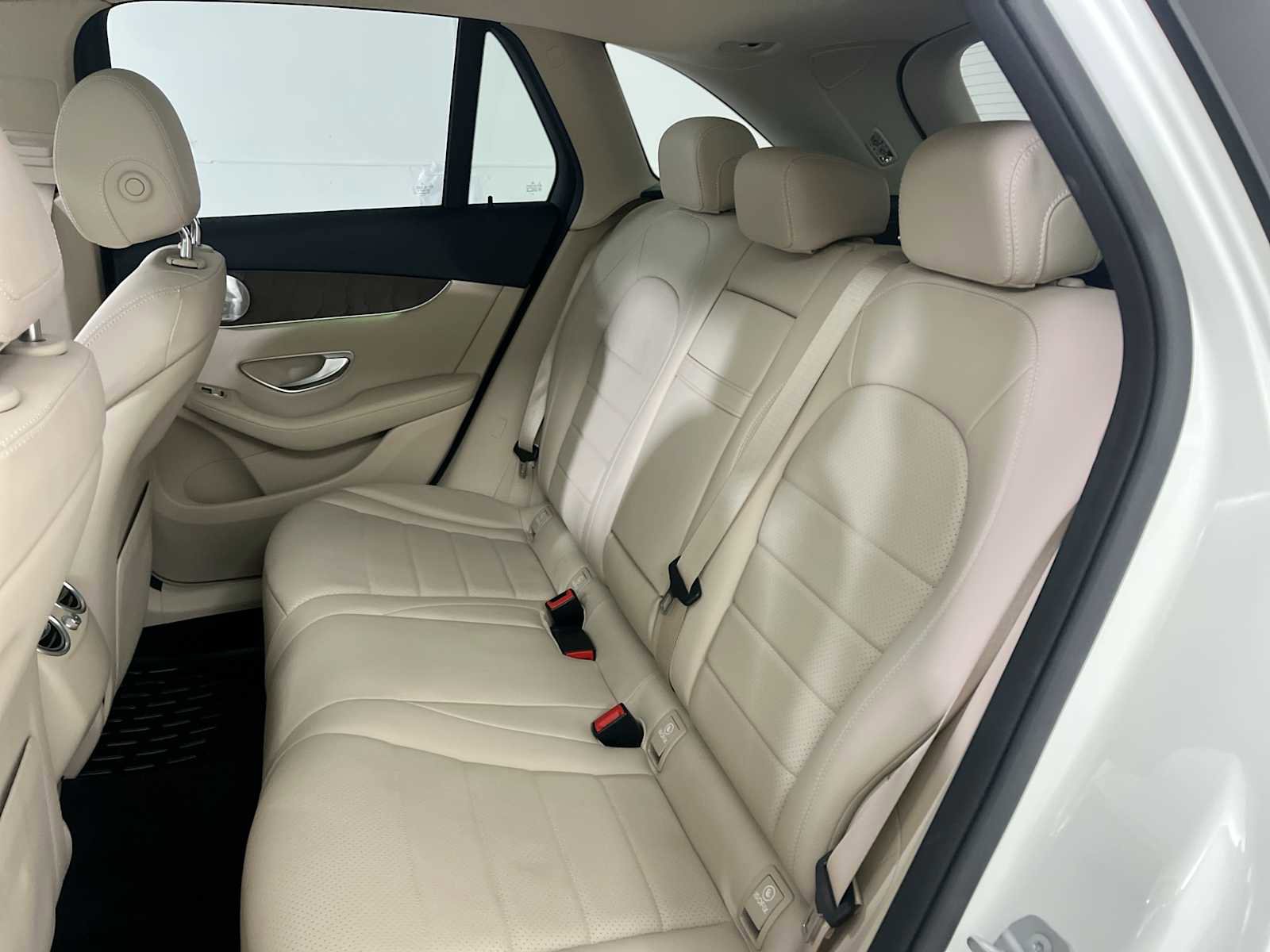 Used 2021 Mercedes-Benz GLC 300 4MATIC image 30